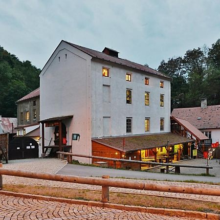 Hotel Housuv Mlyn Tábor Exterior foto